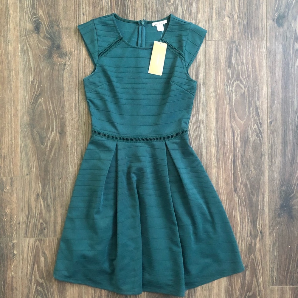Francesca’s NWT - Green Skater Dress Size Small